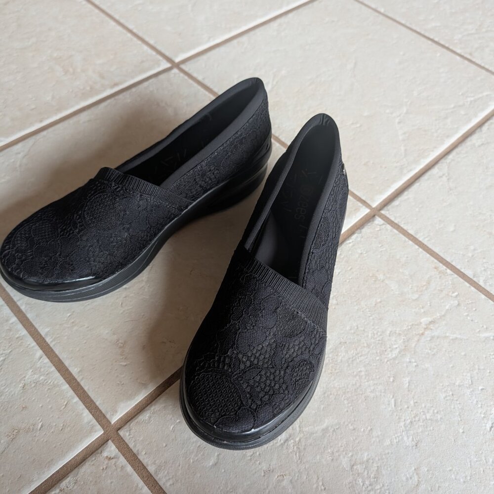 Shoes - Picture 4 of 4